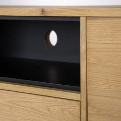 Studio Copenhagen Meuble TV Flox I - Placage en bois véritable / Métal -Chêne / Noir 22 Studio Copenhagen Meuble TV Flox I - Placage en bois véritable / Métal -Chêne / Noir -loftscape Boutique 1000218126 210720 12003600003 DETAILS P000000001000218126