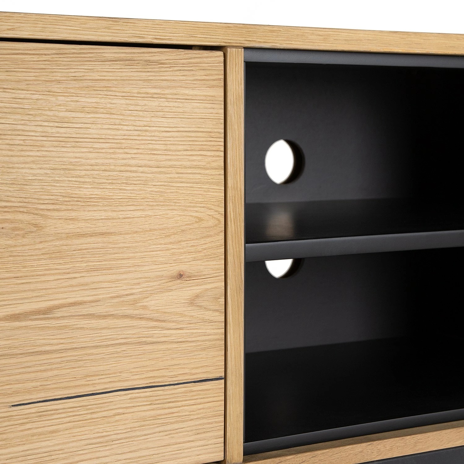 Studio Copenhagen Meuble TV Flox II - Placage en bois véritable / Métal -Chêne / Noir 10 Studio Copenhagen Meuble TV Flox II - Placage en bois véritable / Métal -Chêne / Noir – Image 8