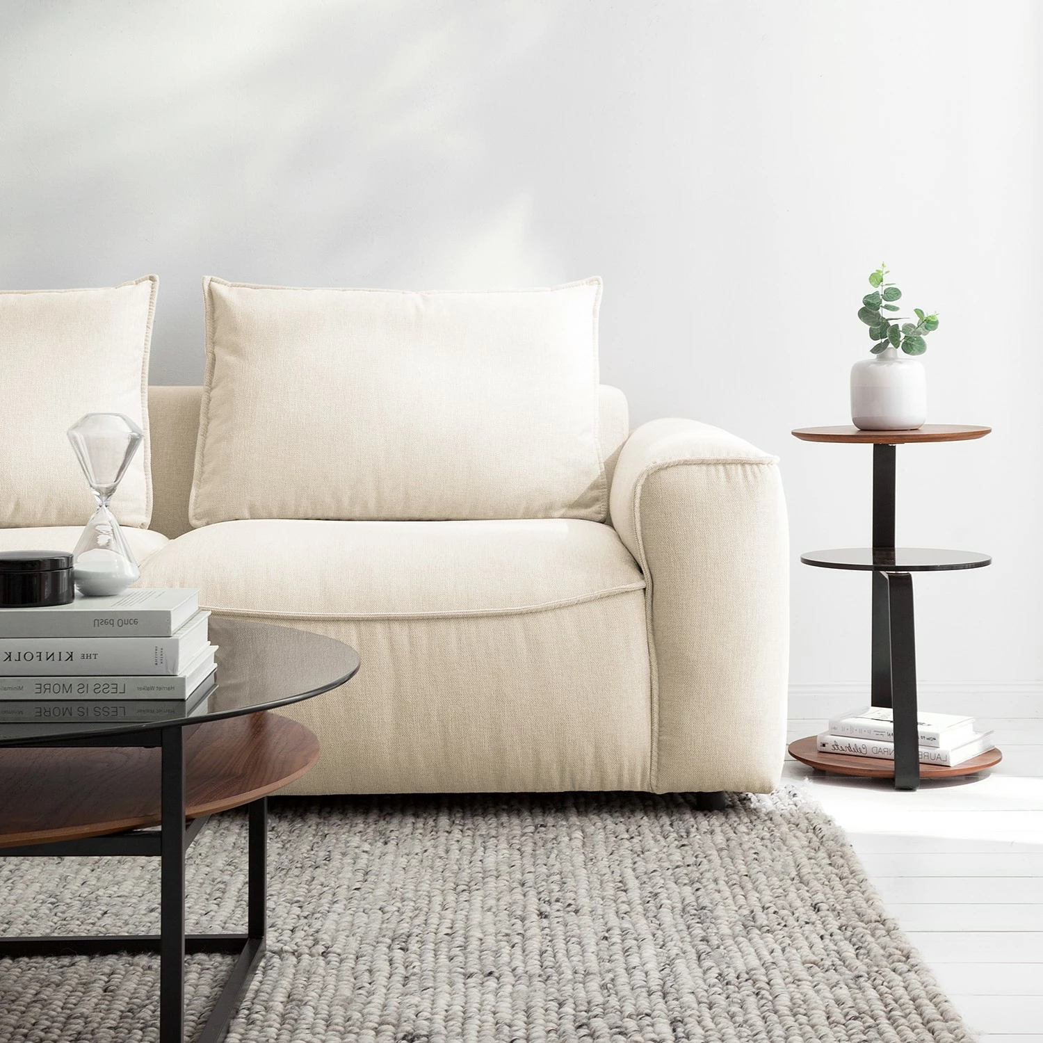 Studio Copenhagen Canapé d’angle Buckley II - Tissu Saia: Beige - Méridienne courte à gauche (vue de face) 13 Studio Copenhagen Canapé d’angle Buckley II - Tissu Saia: Beige - Méridienne courte à gauche (vue de face) – Image 11