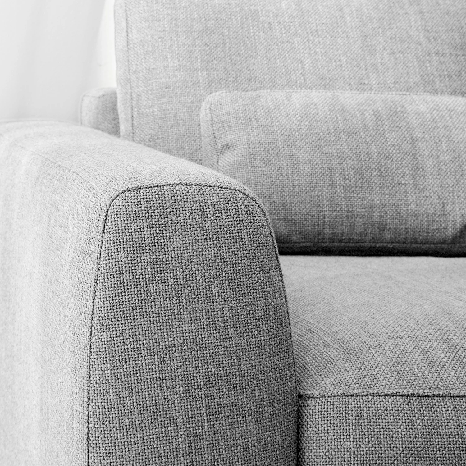 Studio Copenhagen Canapé d’angle Willows III - Tissu Amila: Gris clair - Méridienne courte à droite (vue de face) 11 Studio Copenhagen Canapé d’angle Willows III - Tissu Amila: Gris clair - Méridienne courte à droite (vue de face) – Image 9