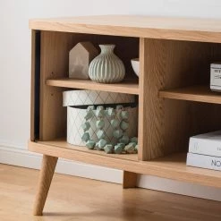 Mørteens Meuble TV Hanck - Partiellement en chêne massif 42 Mørteens Meuble TV Hanck - Partiellement en chêne massif -loftscape Boutique 1000218289 210312 08420700012 DETAILS P000000001000218289