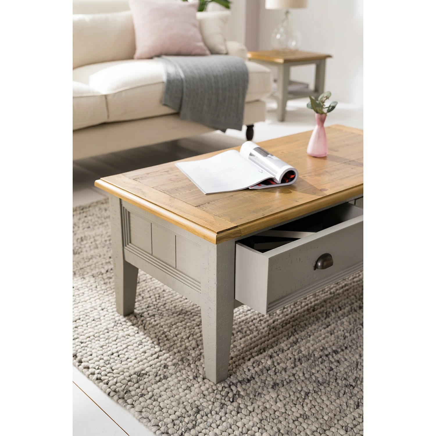 Maison Belfort Table basse Lavalle - Partiellement en pin massif - Pin / Gris clair 10 Maison Belfort Table basse Lavalle - Partiellement en pin massif - Pin / Gris clair – Image 8