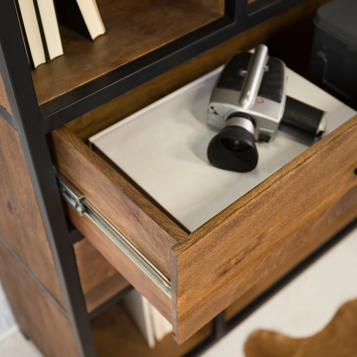 Ars manufacti Étagère Moboki - Manguier massif / Métal - Manguier foncé / Noir 13 Ars manufacti Étagère Moboki - Manguier massif / Métal - Manguier foncé / Noir – Image 11