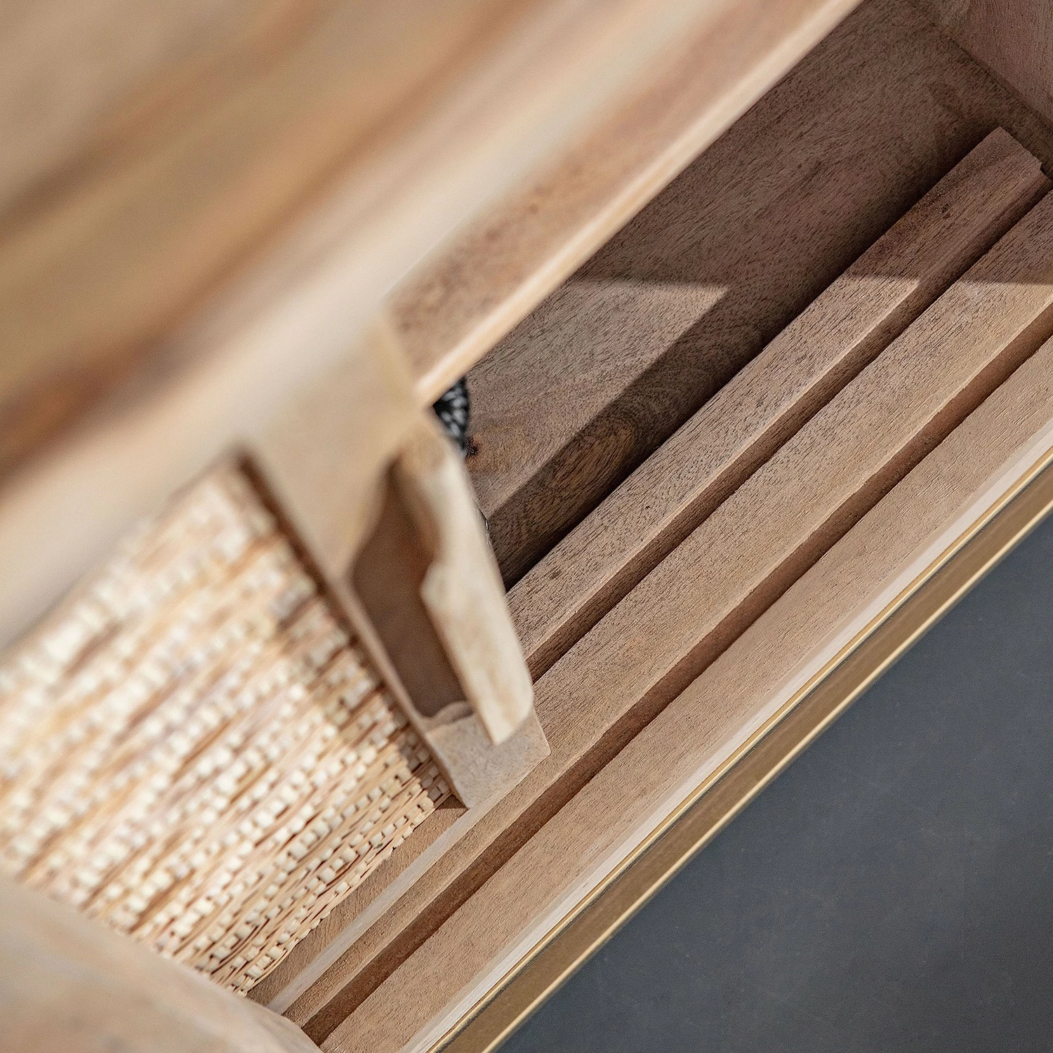 Naturoo Buffet Rumilly - Tressage en rotin / Manguier massif 9 Naturoo Buffet Rumilly - Tressage en rotin / Manguier massif – Image 7