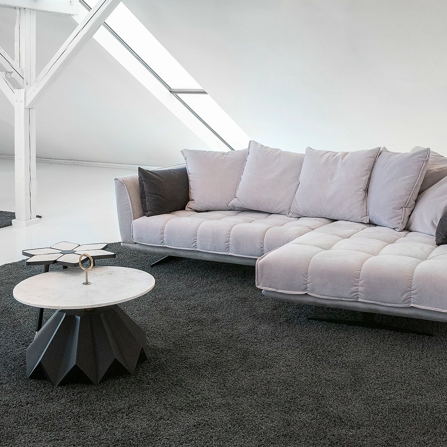 Red Living Bout de canapé Carling - Marbre / Métal - Marbre blanc / Noir 4 Red Living Bout de canapé Carling - Marbre / Métal - Marbre blanc / Noir – Image 2