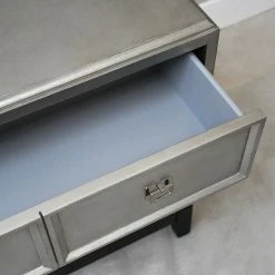 Red Living Commode Tilloloy - Blanc / Argenté / Noir 19 Red Living Commode Tilloloy - Blanc / Argenté / Noir -loftscape Boutique 1000242718 210121 08084300041 DETAILS P000000001000242718