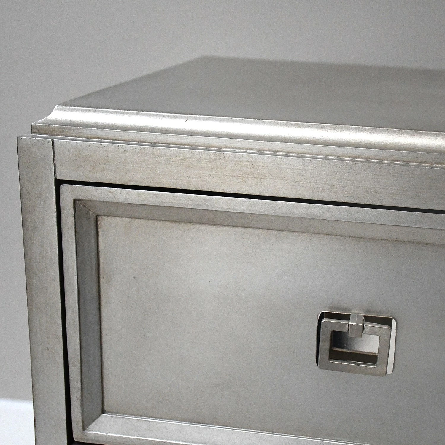 Red Living Commode Tilloloy - Blanc / Argenté / Noir 10 Red Living Commode Tilloloy - Blanc / Argenté / Noir – Image 8