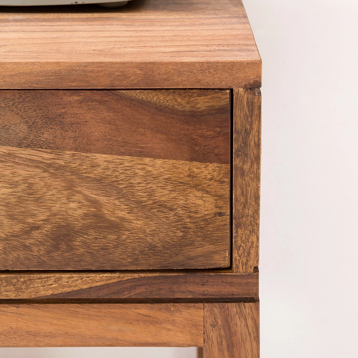 Naturoo Bout de canapé Verniolle IV - Sheesham massif 6 Naturoo Bout de canapé Verniolle IV - Sheesham massif – Image 4