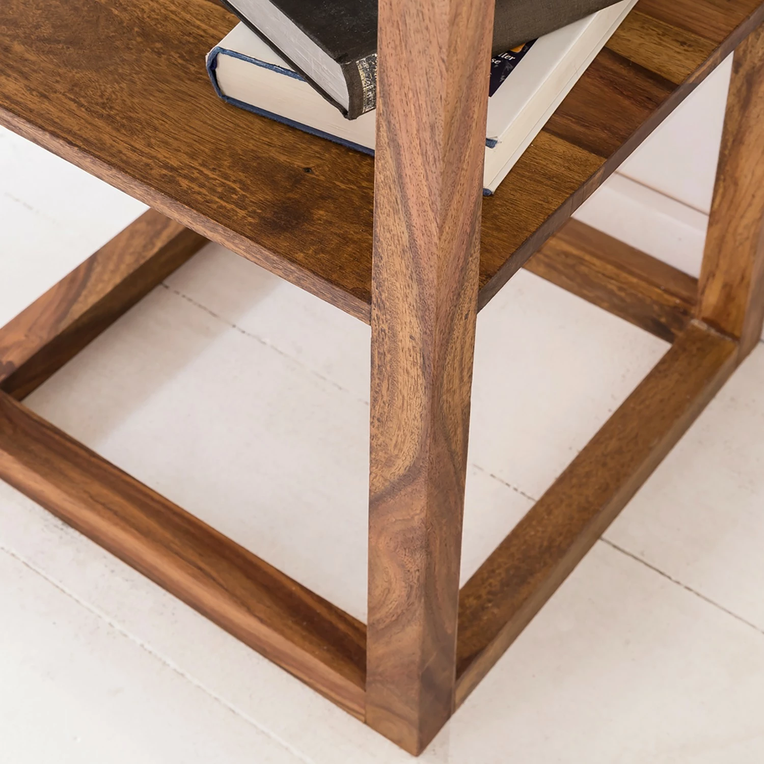 Naturoo Bout de canapé Verniolle IV - Sheesham massif 8 Naturoo Bout de canapé Verniolle IV - Sheesham massif – Image 6