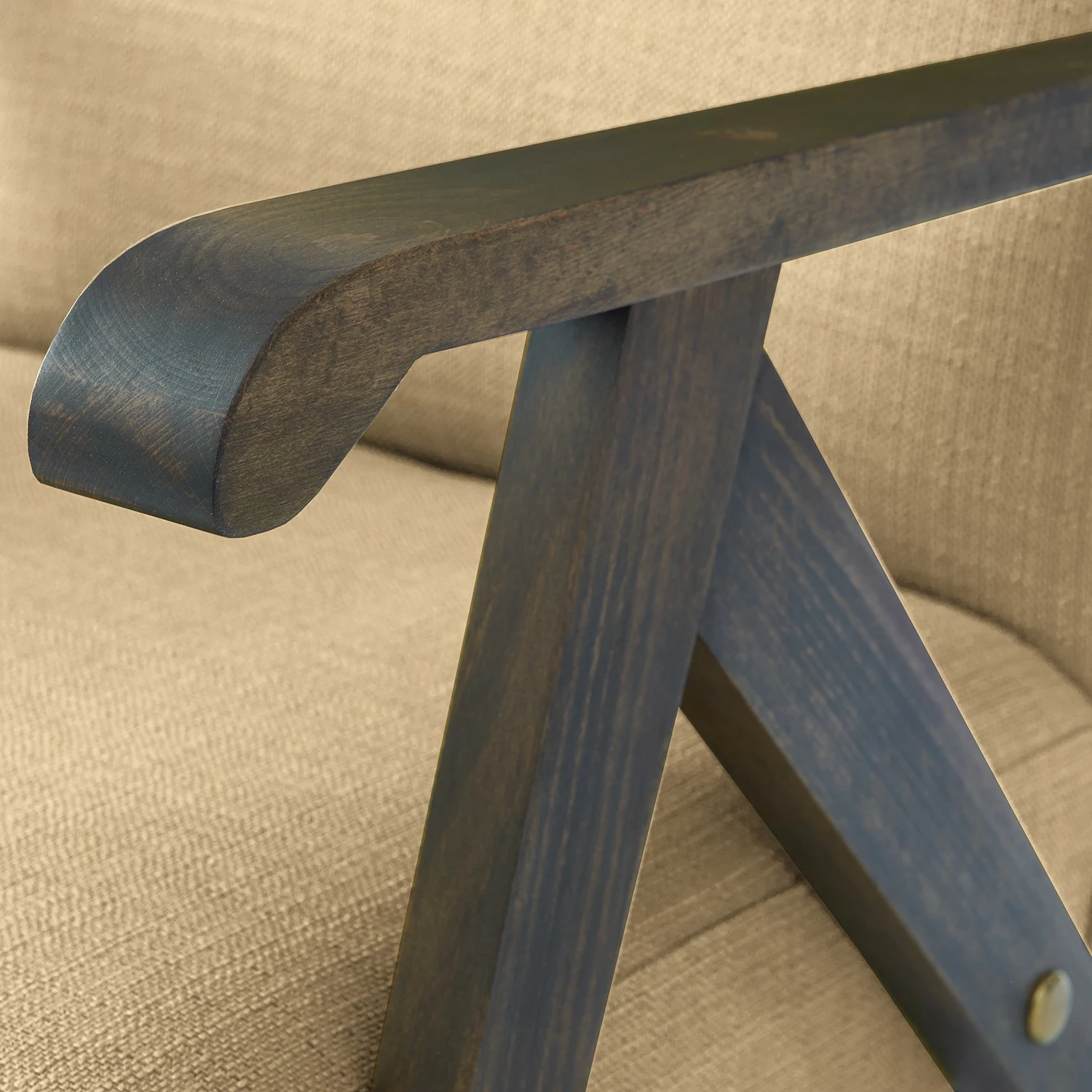 Studio Copenhagen Fauteuil Monklet - Tissu - Tissu Ekta: Cappuccino - Hêtre foncé 7 Studio Copenhagen Fauteuil Monklet - Tissu - Tissu Ekta: Cappuccino - Hêtre foncé – Image 5