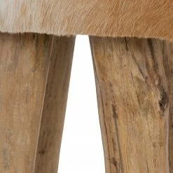 My Flair Tabouret en peau Buoux I - Peau de vache / Sapin massif -loftscape Boutique 1000252412 210317 11322400028 DETAILS P000000001000252412