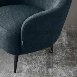 Studio Copenhagen Fauteuil Viggianello - Tissu - Tissu Nona: Bleu foncé -loftscape Boutique 1000256575 210722 16133900170 DETAILS P000000001000256575