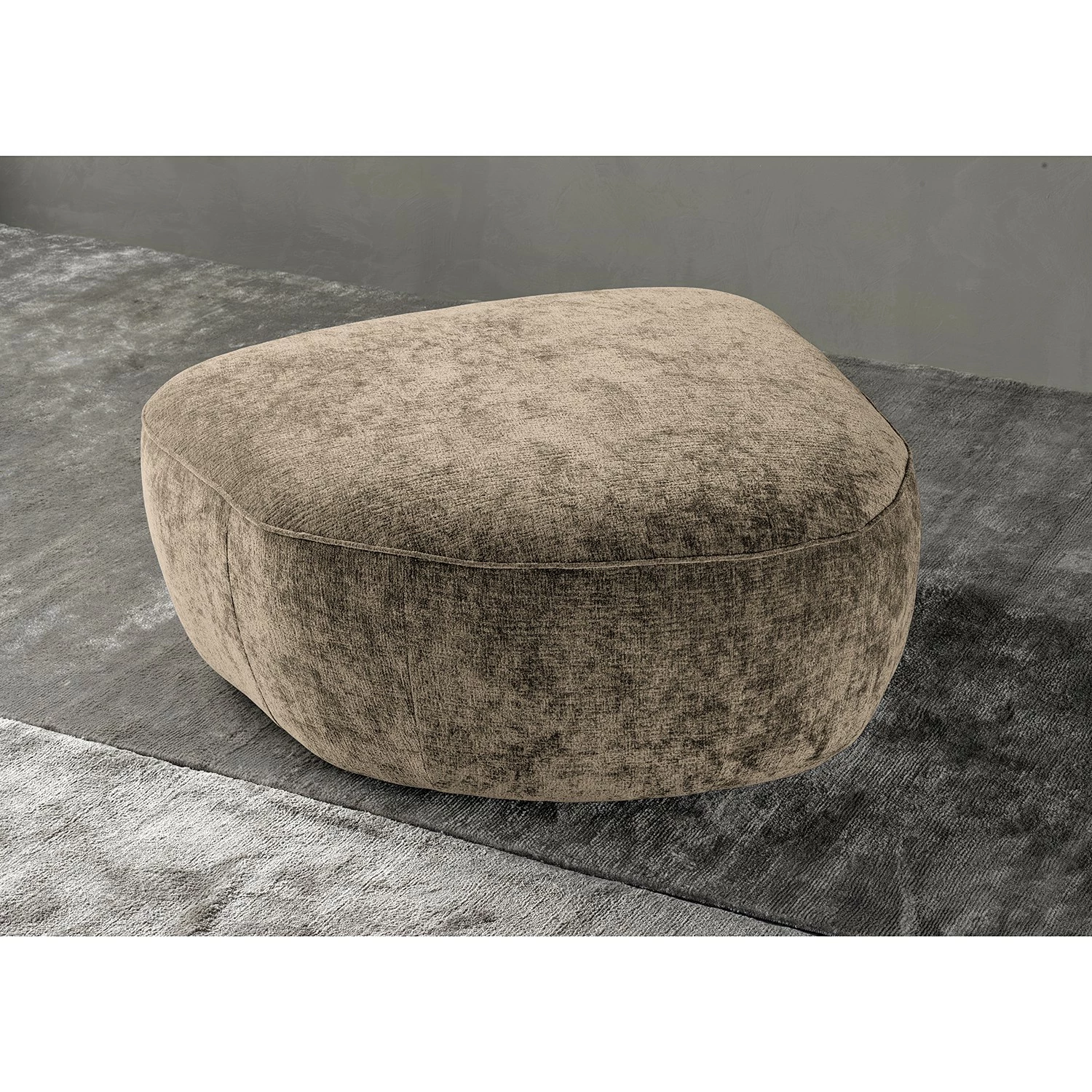 Studio Copenhagen Repose-pieds Vieux Colpo - Microfibre Alana: Beige 4 Studio Copenhagen Repose-pieds Vieux Colpo - Microfibre Alana: Beige – Image 2