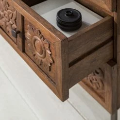 Wolf-Möbel Commode Carving - Acacia massif -loftscape Boutique 1000257008 220615 024 MOOD DETAILS P000000001000257008 mood
