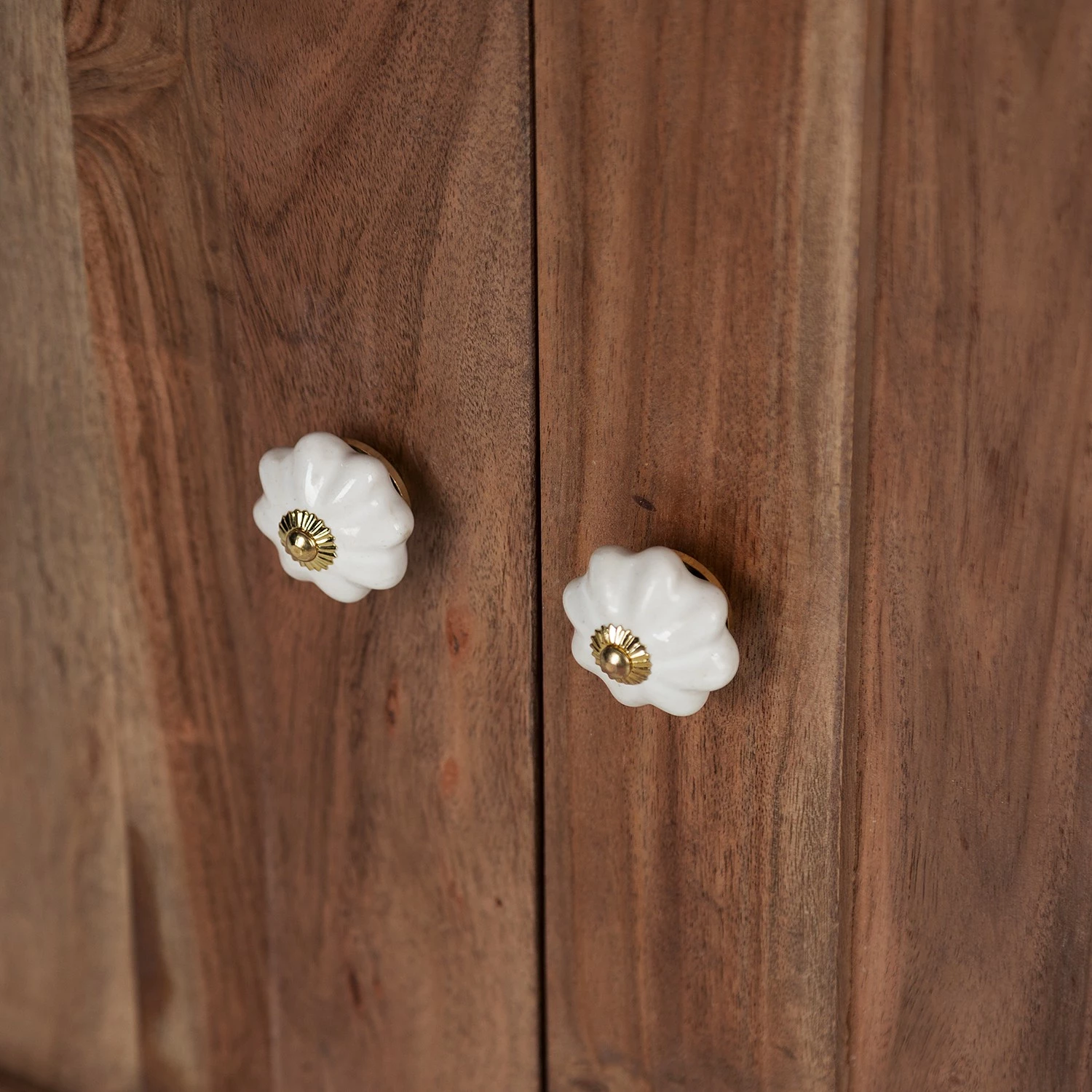 Wolf-Möbel Buffet Maison I - Acacia massif - Acacia couleur pierre / Blanc cassé 12 Wolf-Möbel Buffet Maison I - Acacia massif - Acacia couleur pierre / Blanc cassé – Image 10