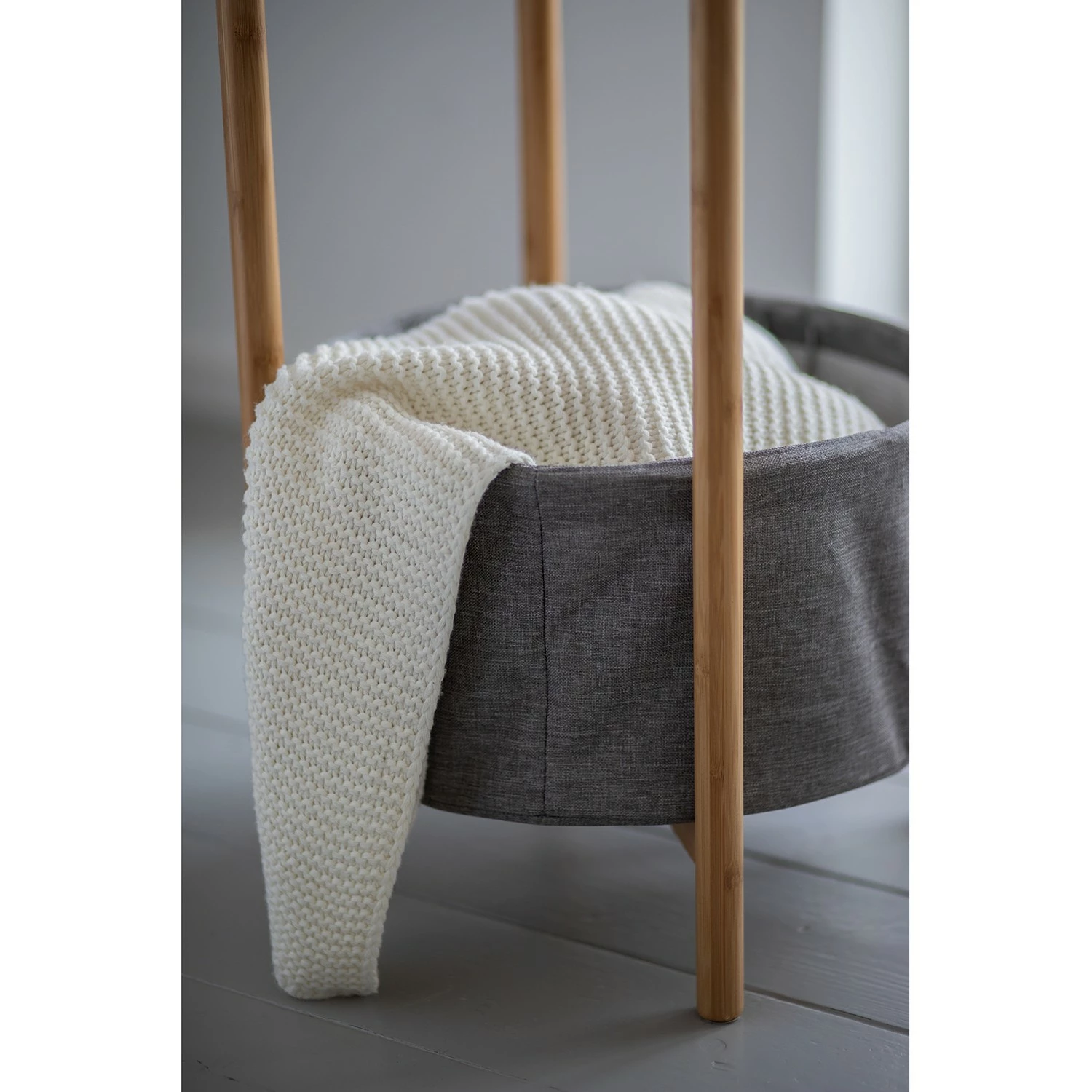 WENKO Bout de canapé Bahari I - Bambou massif - Gris 8 WENKO Bout de canapé Bahari I - Bambou massif - Gris – Image 6