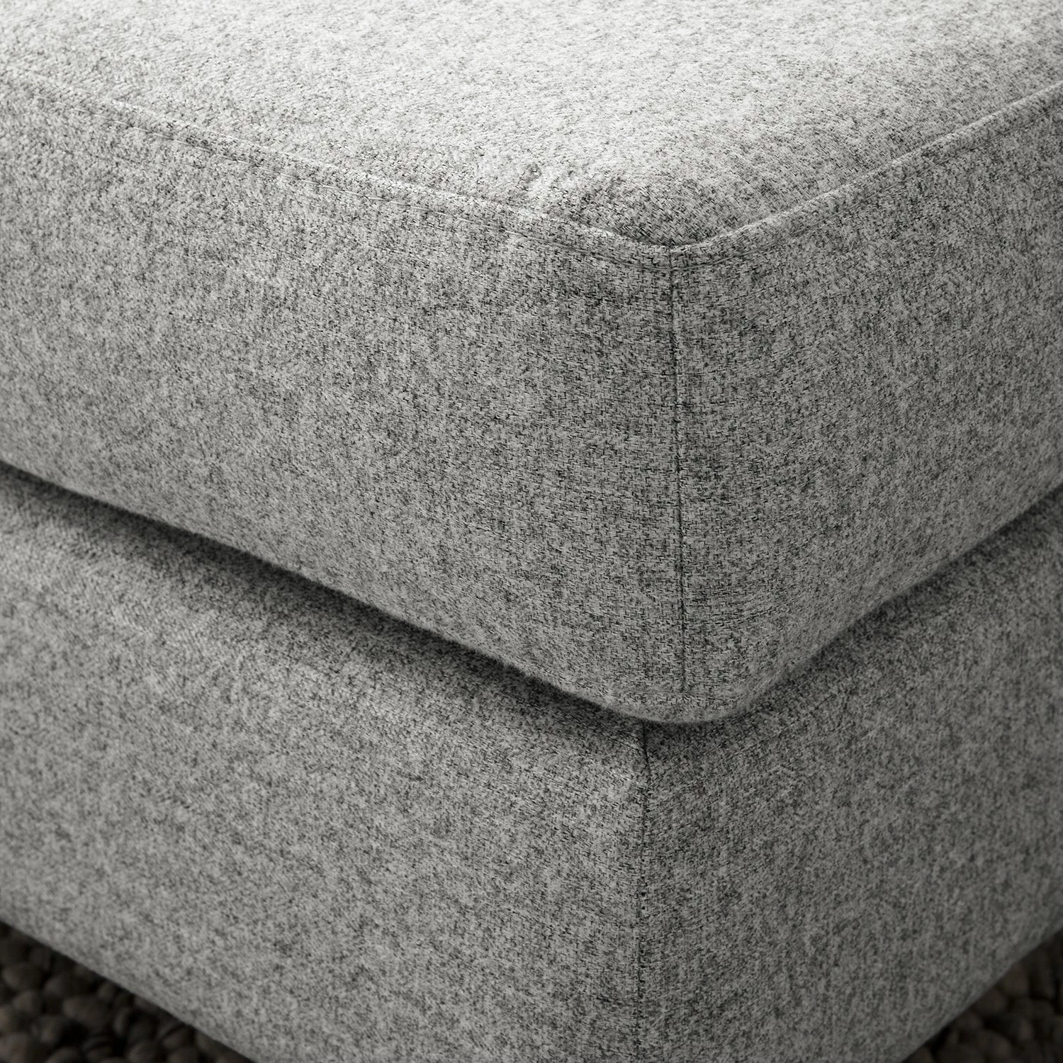 Studio Copenhagen Repose-pieds COSO Classic+ - Tissu Inze: Gris clair - Noir - Profondeur : 64 cm 10 Studio Copenhagen Repose-pieds COSO Classic+ - Tissu Inze: Gris clair - Noir - Profondeur : 64 cm – Image 8