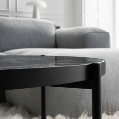 Studio Copenhagen Table basse Abee - Imitation marbre noir / Noir 26 Studio Copenhagen Table basse Abee - Imitation marbre noir / Noir -loftscape Boutique 1000270346 220915 030 DETAILS P000000001000270346