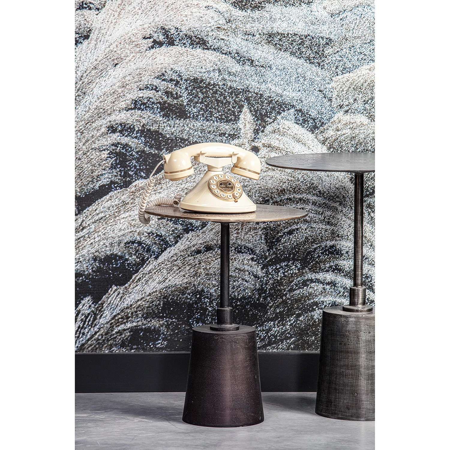 Red Living Bouts de canapé Hoj (lot de 2) - Métal - Doré vieilli / Noir antique 9 Red Living Bouts de canapé Hoj (lot de 2) - Métal - Doré vieilli / Noir antique – Image 7