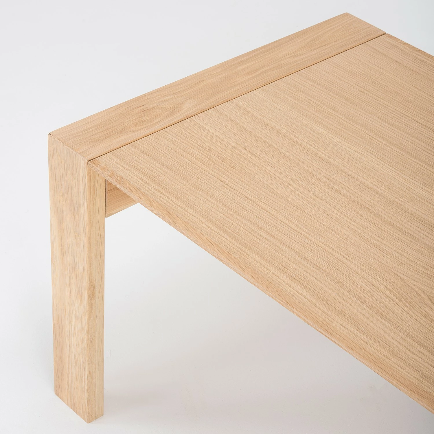 Studio Copenhagen Table basse Maayka - Partiellement en chêne massif - Chêne clair - Largeur : 110 cm 14 Studio Copenhagen Table basse Maayka - Partiellement en chêne massif - Chêne clair - Largeur : 110 cm – Image 12