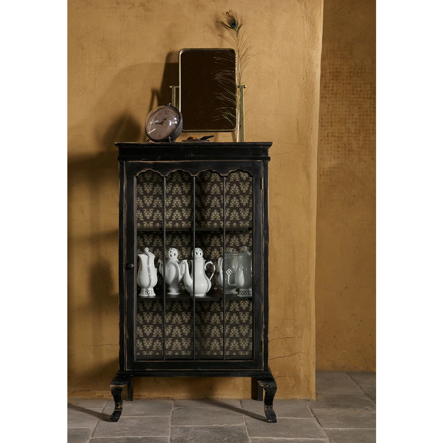 Red Living Vitrine Nikalla - Noir vintage 4 Red Living Vitrine Nikalla - Noir vintage – Image 2