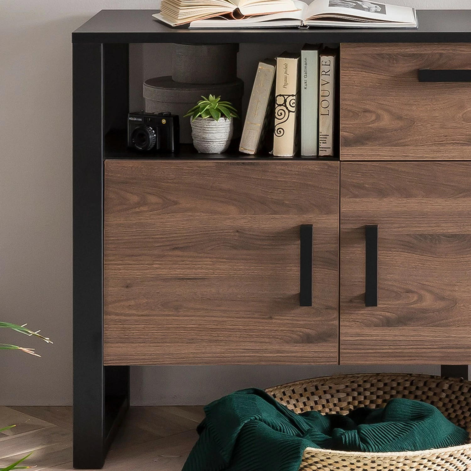 Red Living Buffet Norddal - Imitation noyer / Noir 11 Red Living Buffet Norddal - Imitation noyer / Noir – Image 9