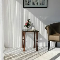 Ars Natura Bout de canapé Donatella - Verre / Noyer massif - Noir fumé / Noyer clair -loftscape Boutique 1000333706 220302 022 MOOD DETAILS P000000001000333706 mood