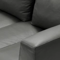 Studio Copenhagen Canapé d’angle Madison I - Cuir véritable Neka : Gris - Largeur : 319 cm - Méridienne longue à gauche (vue de face) 18 Studio Copenhagen Canapé d’angle Madison I - Cuir véritable Neka : Gris - Largeur : 319 cm - Méridienne longue à gauche (vue de face) -loftscape Boutique 1000333903 220301 070 DETAILS P000000001000333903