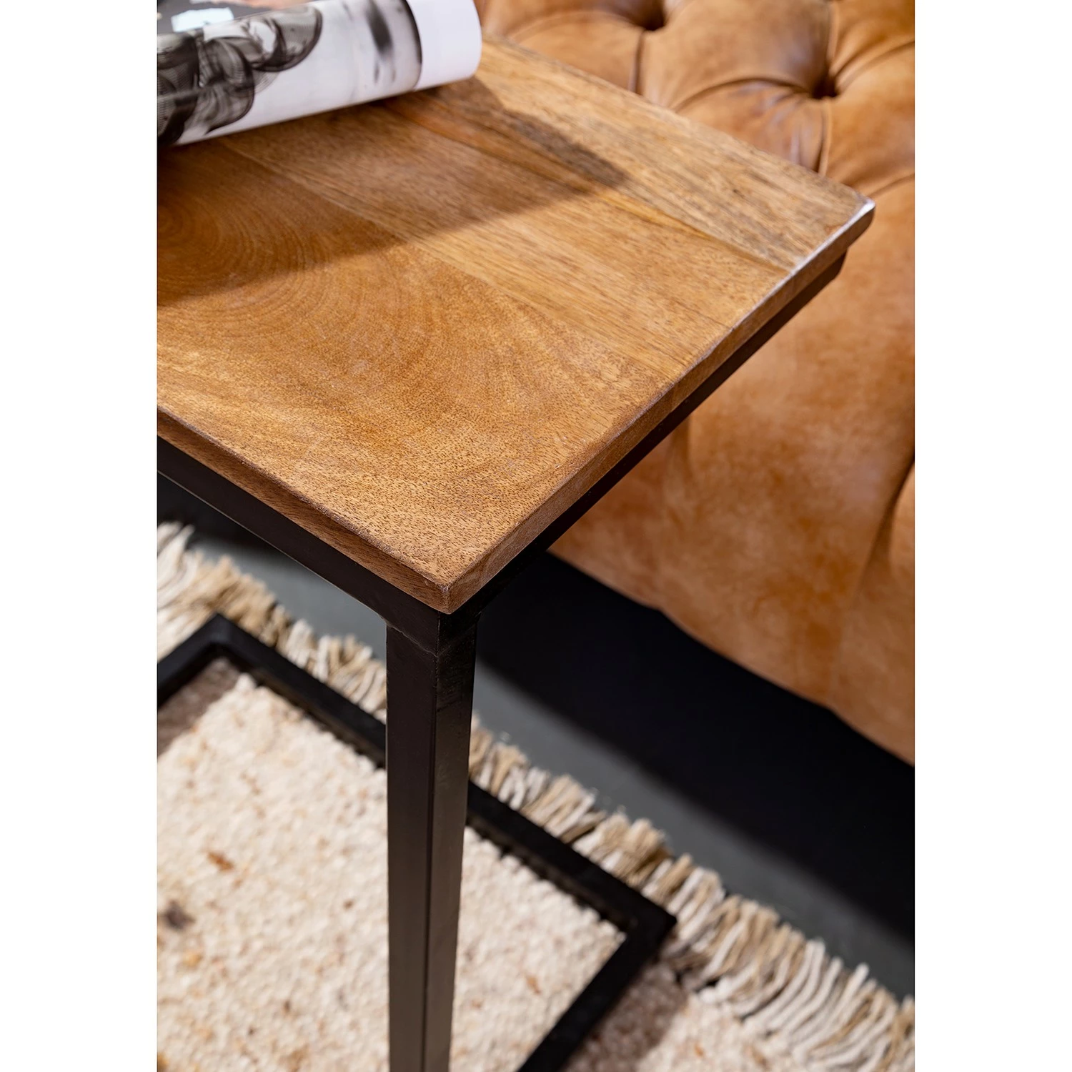 Red Living Bout de canapé Ugo II - Manguier massif / Métal - Manguier / Noir 9 Red Living Bout de canapé Ugo II - Manguier massif / Métal - Manguier / Noir – Image 7