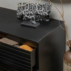 Red Living Commode Rayong II - Pin massif - Pin noir -loftscape Boutique 1000342090 220401 040 DETAILS P000000001000342090