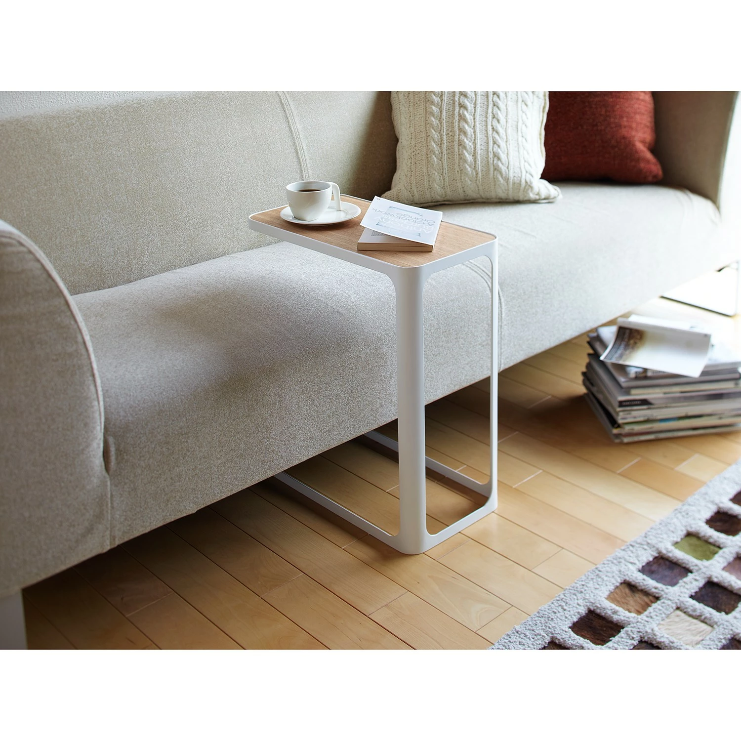 Yamazaki Bout de canapé Frame - Frêne massif / Métal - Blanc 4 Yamazaki Bout de canapé Frame - Frêne massif / Métal - Blanc – Image 2