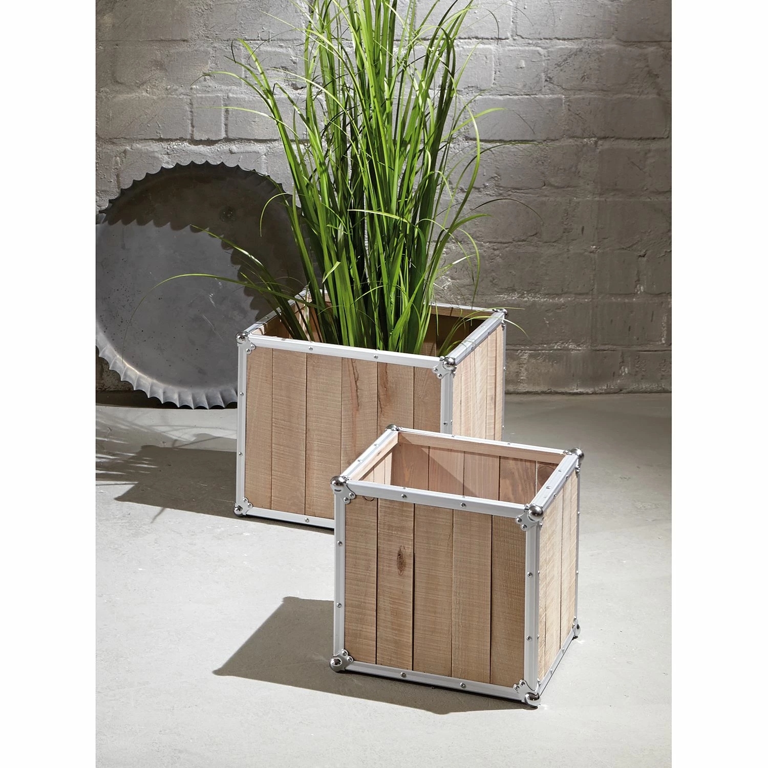 Ars manufacti Bouts de canapé Palmori (lot de 2) - Pin massif / Aluminium 6 Ars manufacti Bouts de canapé Palmori (lot de 2) - Pin massif / Aluminium – Image 4