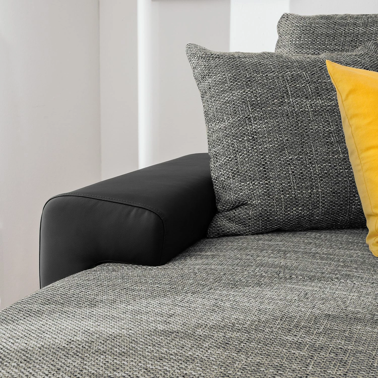 Fredriks Canapé d'angle Dulmen (convertible) - Imitation cuir / Tissu structuré - Méridienne à monter gauche ou droite - Noir / Gris 21 Fredriks Canapé d'angle Dulmen (convertible) - Imitation cuir / Tissu structuré - Méridienne à monter gauche ou droite - Noir / Gris – Image 19