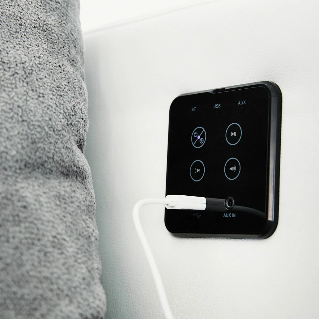 Loftscape Canapé d'angle Lanai (éclairage fourni) - Bleu foncé / Blanc 8 Loftscape Canapé d'angle Lanai (éclairage fourni) - Bleu foncé / Blanc – Image 6