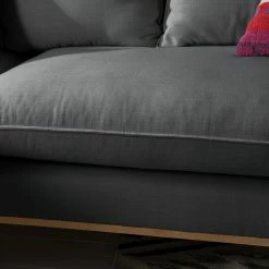 Eva Padberg Collection Canapé d'angle Lavina - Tissu Moretey : Gris - Méridienne longue à droite (vue de face) -loftscape Boutique ecksofa lavina webstoff ottomane davorstehend links stoff moretey grau 4793052
