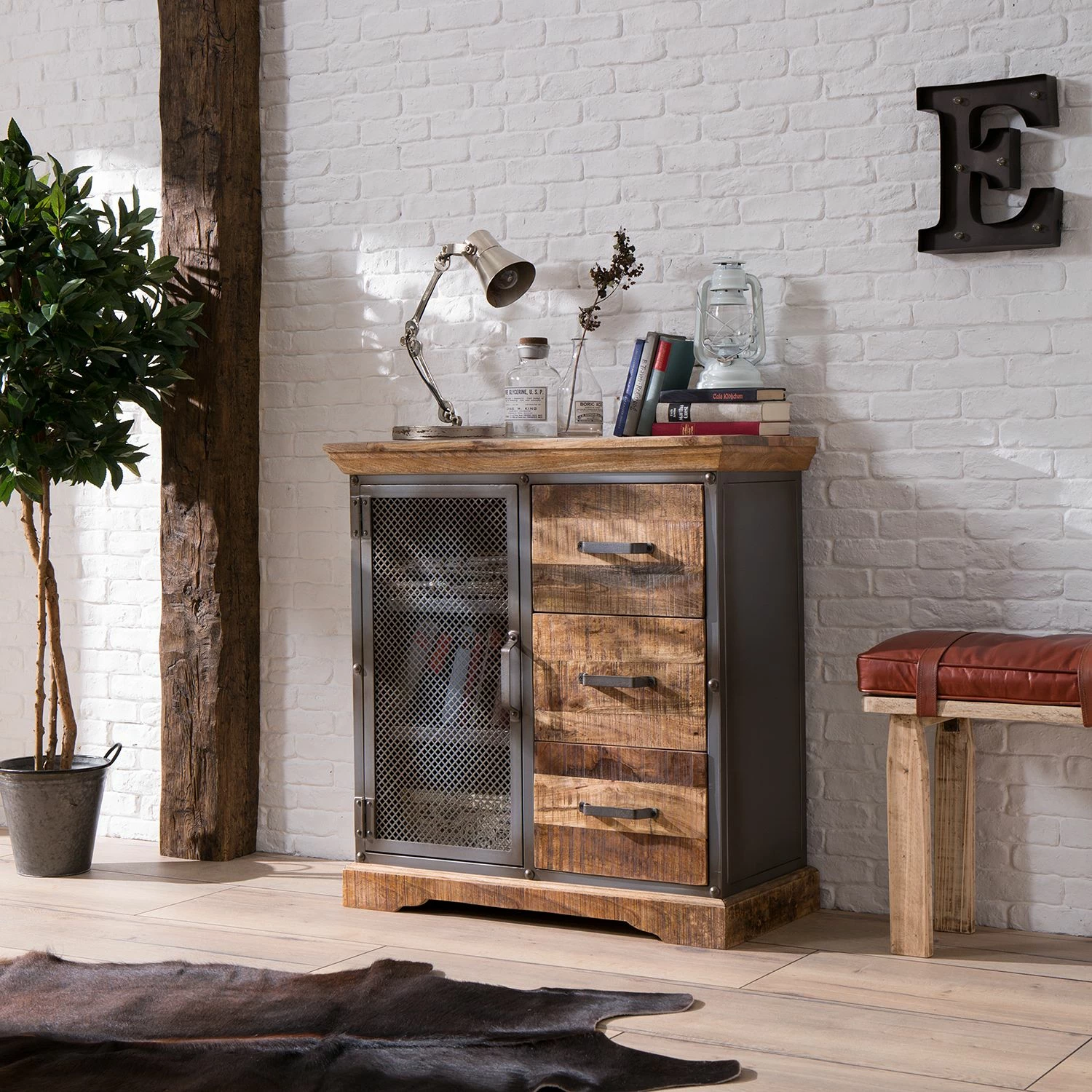 Ars manufacti Buffet Hunter I - Manguier massif / Métal - Manguier / Gris bleu 4 Ars manufacti Buffet Hunter I - Manguier massif / Métal - Manguier / Gris bleu – Image 2