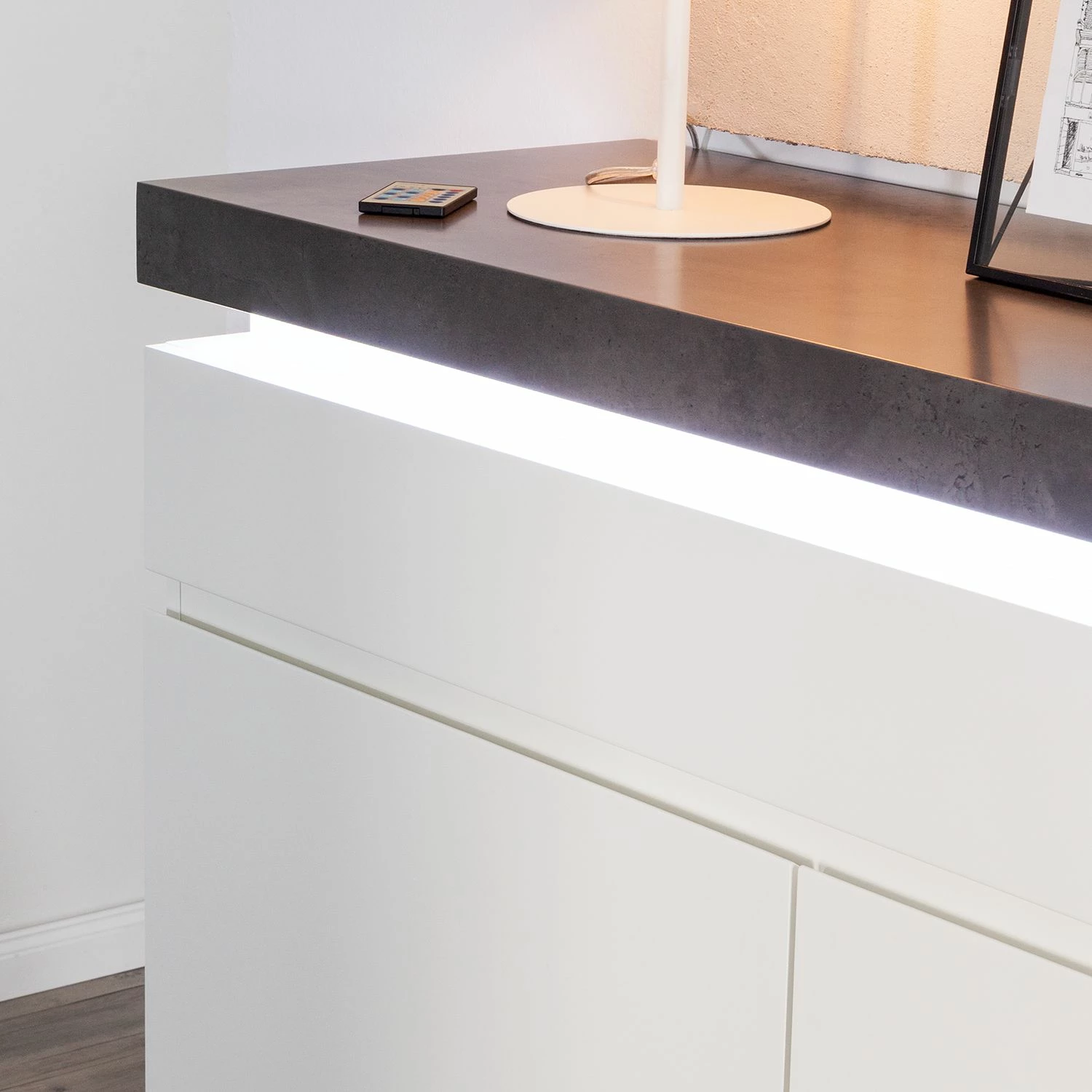 Fredriks Buffet Namona I - Éclairage inclus - Imitation béton / Blanc 9 Fredriks Buffet Namona I - Éclairage inclus - Imitation béton / Blanc – Image 7