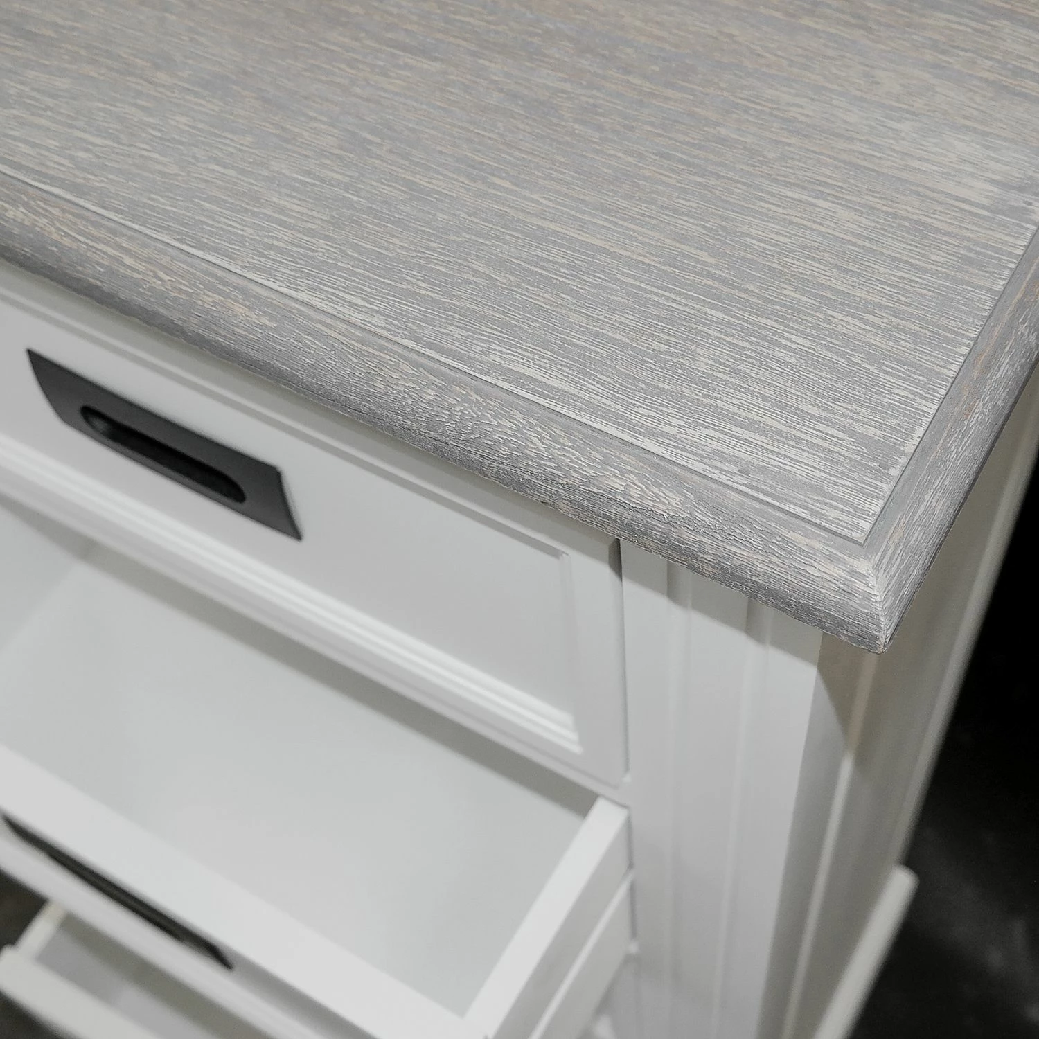 Maison Belfort Commode Nasinu II - Partiellement en paulownia massif - Blanc / Gris ancien 6 Maison Belfort Commode Nasinu II - Partiellement en paulownia massif - Blanc / Gris ancien – Image 4