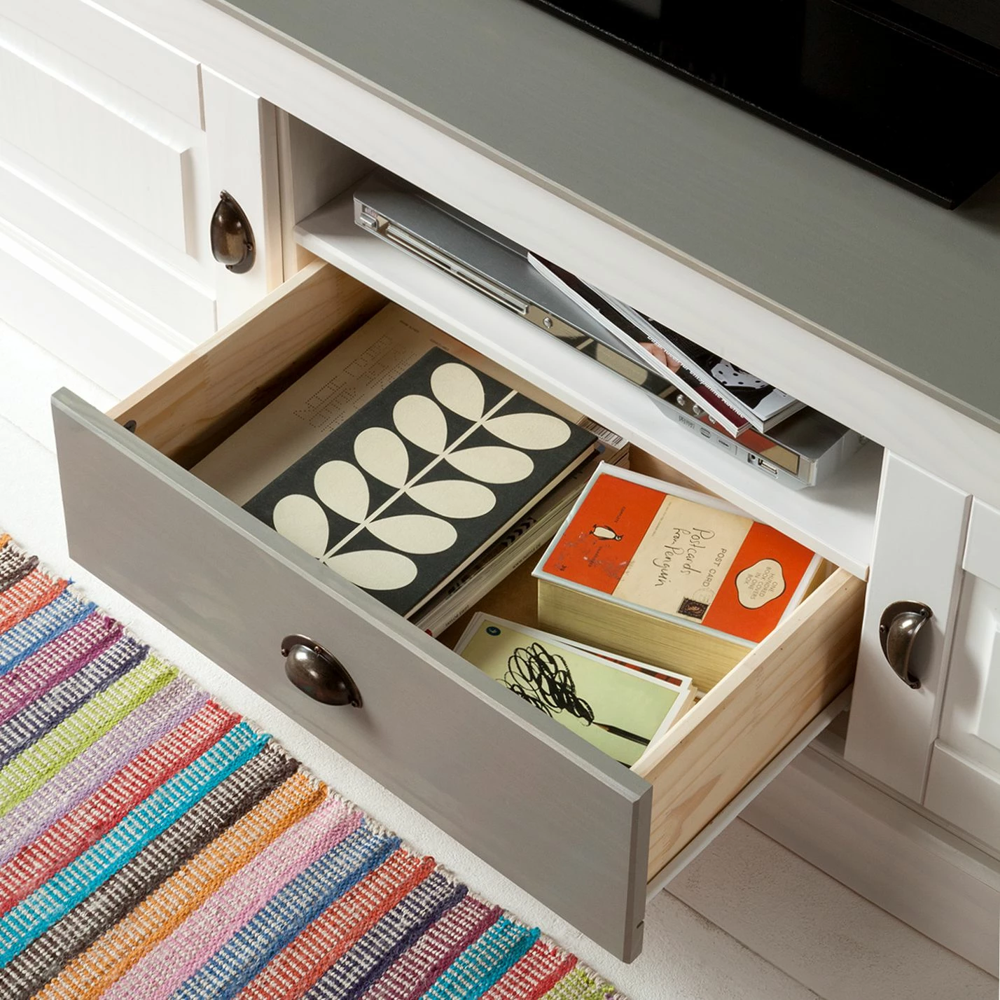 Maison Belfort Meuble TV Neely - Blanc / Gris 9 Maison Belfort Meuble TV Neely - Blanc / Gris – Image 7