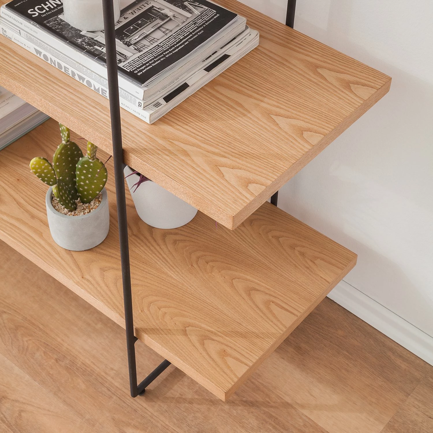 Studio Copenhagen Étagère Anadyr - Noir / Frêne 12 Studio Copenhagen Étagère Anadyr - Noir / Frêne – Image 10