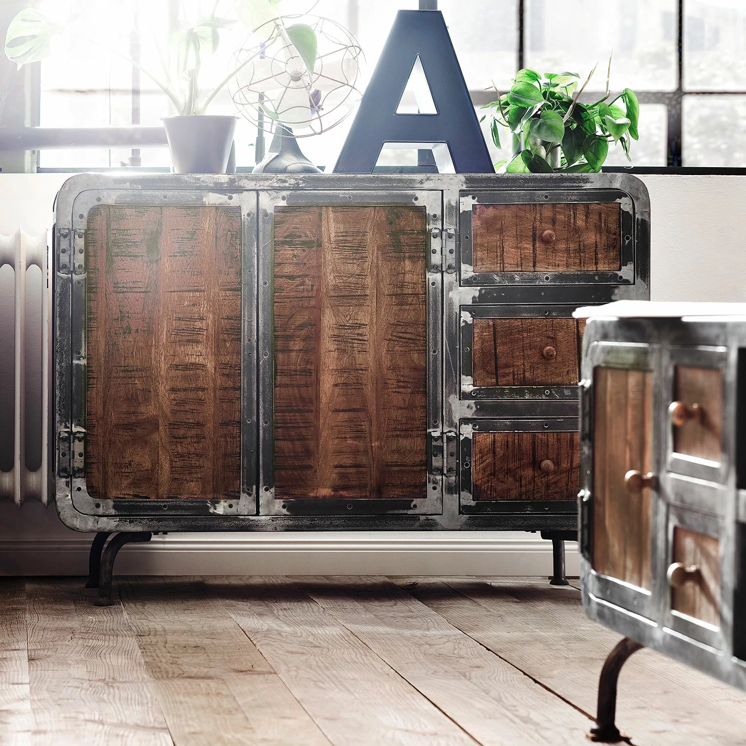 Ars manufacti Buffet Wharton I - Partiellement en acacia massif / Acier 4 Ars manufacti Buffet Wharton I - Partiellement en acacia massif / Acier – Image 2