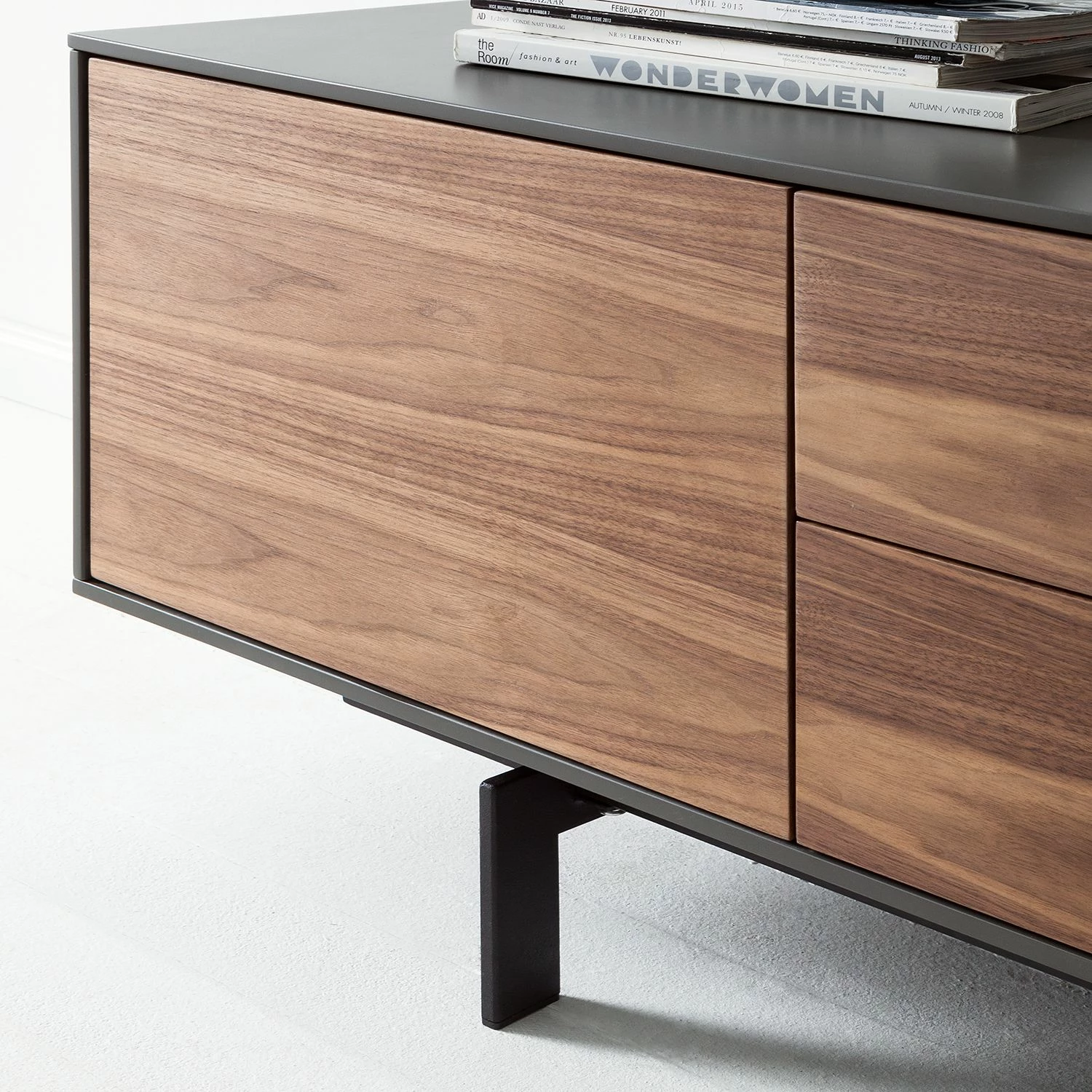 Studio Copenhagen Meuble TV Payara - Noyer / Anthracite 12 Studio Copenhagen Meuble TV Payara - Noyer / Anthracite – Image 10